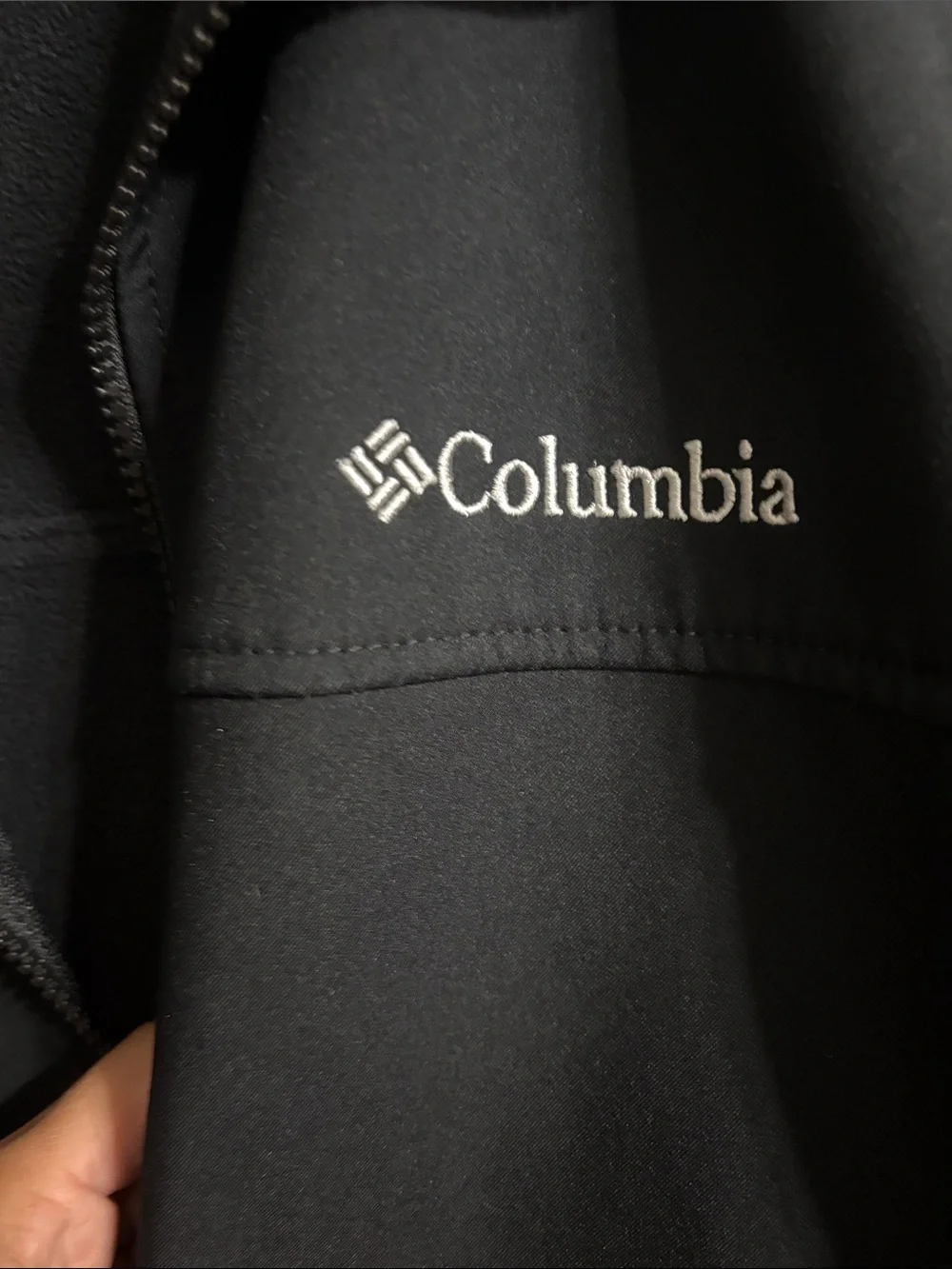 Columbia Men's Black Zip-Front Softshell Jacket